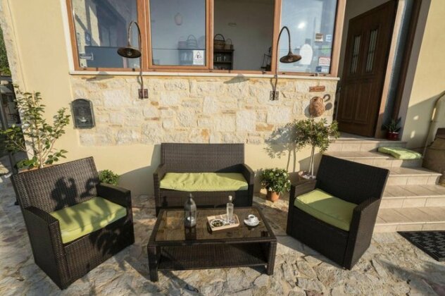 Porto Kalyves - Photo2