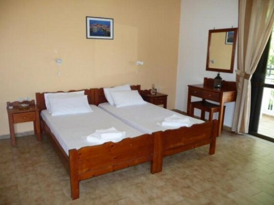 Zourpos Studios & Apartments - Photo3