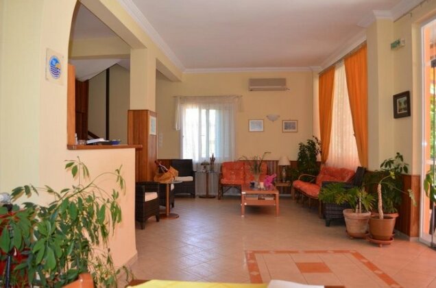 Hotel Loula Rooms and Apartments - Photo3