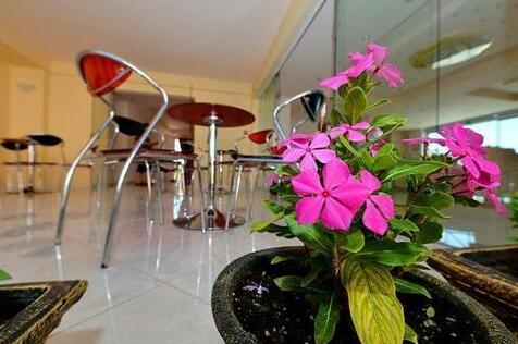 Golden Rose Suites - Photo5