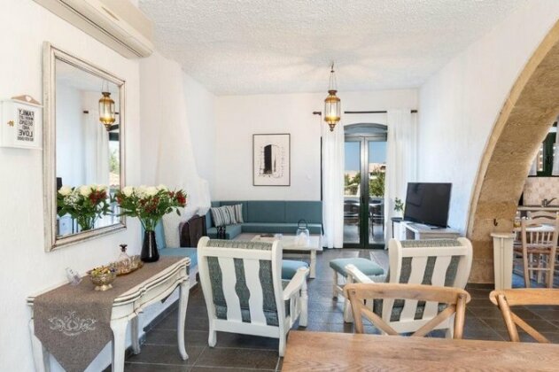 Traditional Sea Side Cottage - Photo2