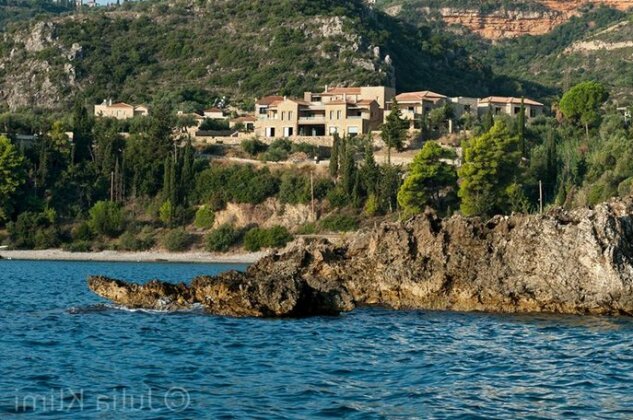 Diapori Suites Hotel - Photo2