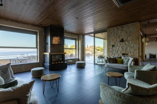 Diapori Suites Hotel - Photo4