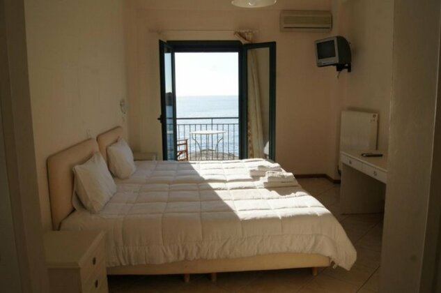 Gorgones sea-front great view - Photo2