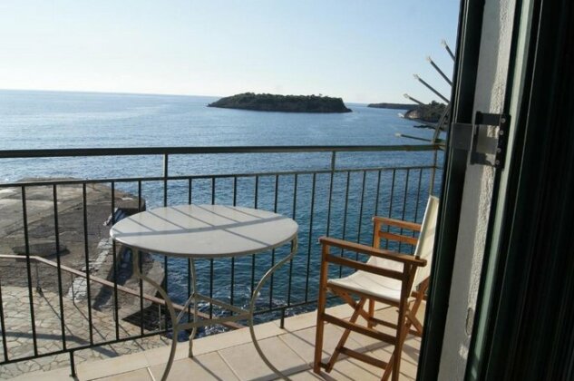 Gorgones sea-front great view - Photo5