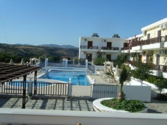 Anemoessa Hotel Studios & Apartments - Photo2