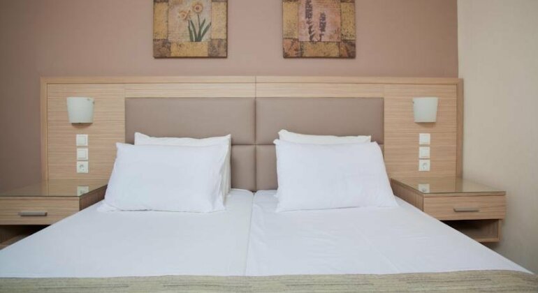 Aphrodite Luxury Studios & Apartments - Photo4