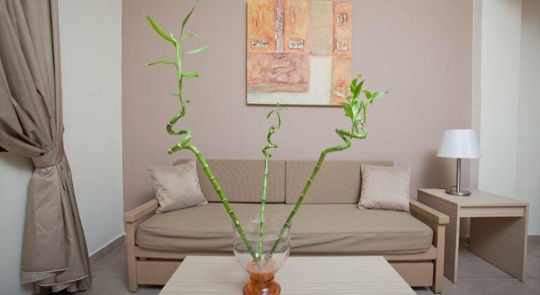 Aphrodite Luxury Studios & Apartments - Photo5