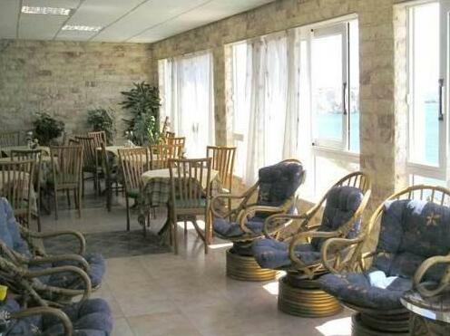 Castelia Bay Hotel - Photo3
