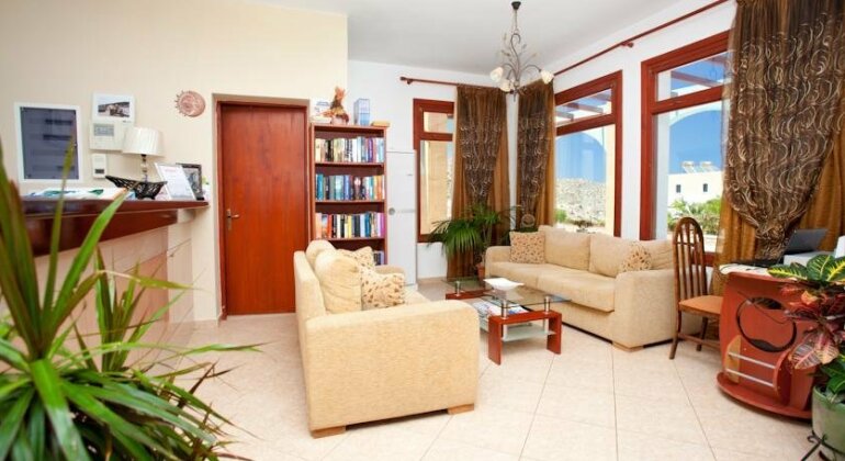 Golden Sun Apartments - Photo3