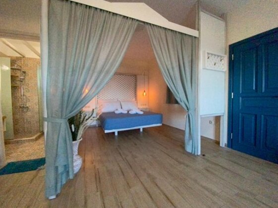 Michail Suites - Photo5