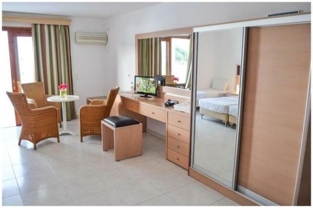 Minos Beach Hotel - Photo5