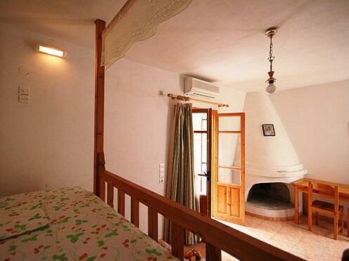 Pine Tree Studios Karpathos - Photo4