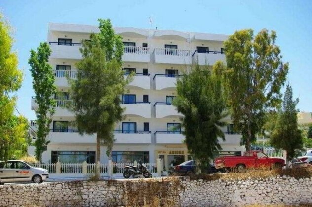 Regina Studios & Hotel