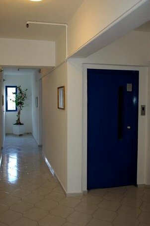 Regina Studios & Hotel - Photo3