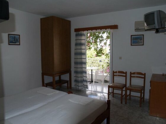 Roses Studios Karpathos - Photo3