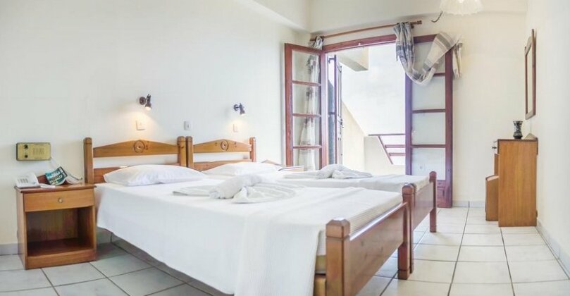 Yiannis otel - Photo3