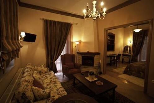 Margit Suites Hotel - Photo2
