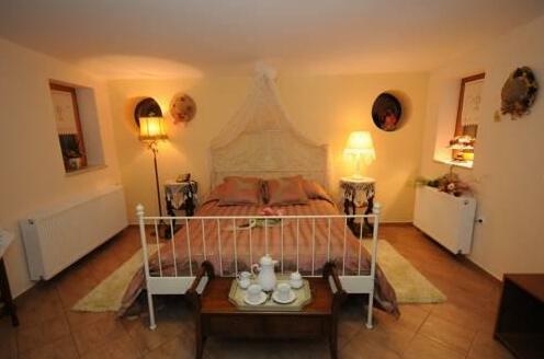 Margit Suites Hotel - Photo5