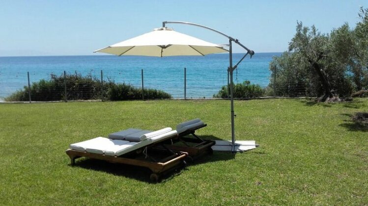 A Magnificent Greek Experience By The Sea - Photo2