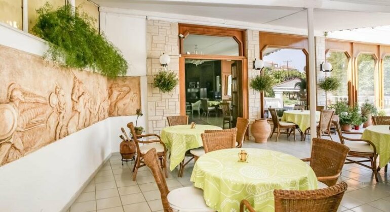 Alexandros Hotel Nea Fokaia - Photo4