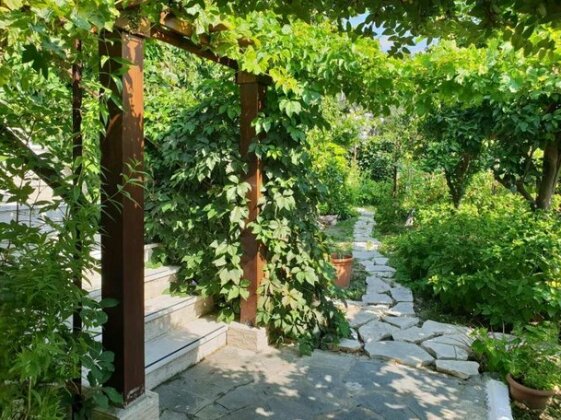 Allou Garden House - Photo2