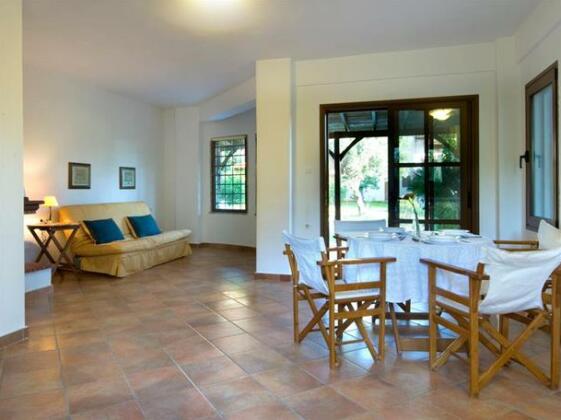 Amaryllis Summer Maisonettes - Photo5