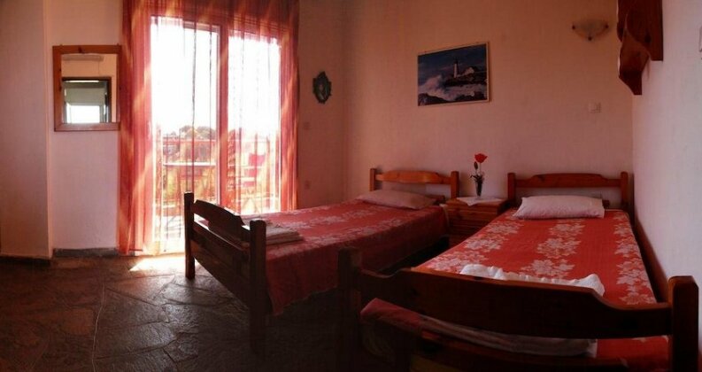 Aris Pension - Photo3