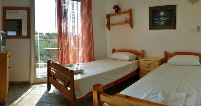 Aris Pension - Photo5