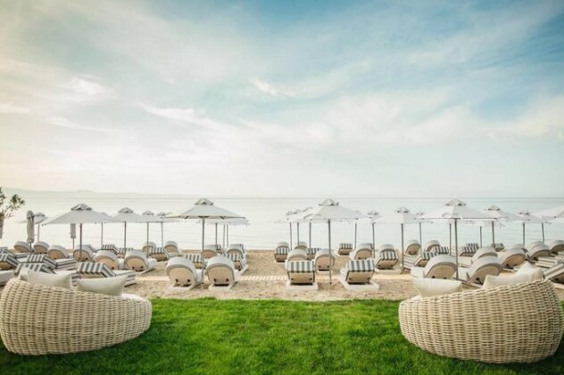 Blue Carpet Luxury Suites - Photo2
