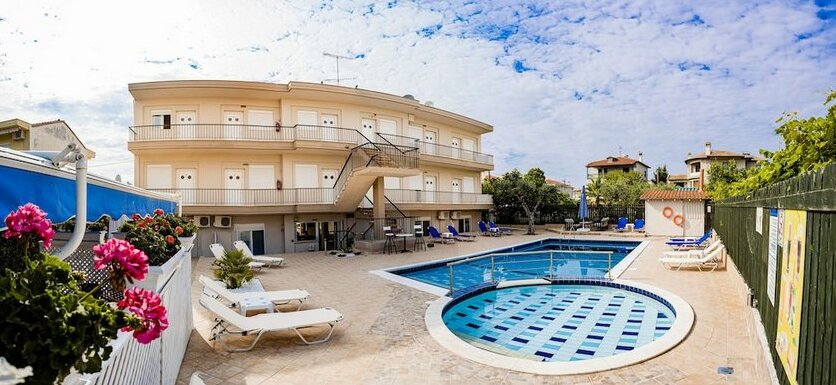Brother's House Kassandra - Photo2