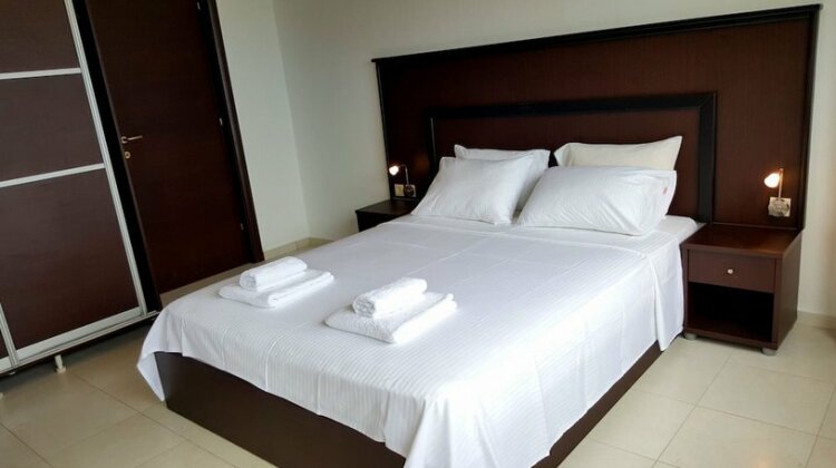 Bungalow White Apartments & Suites - Photo5