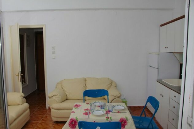 Cozy Apartment in Nea Fokaia - Photo2