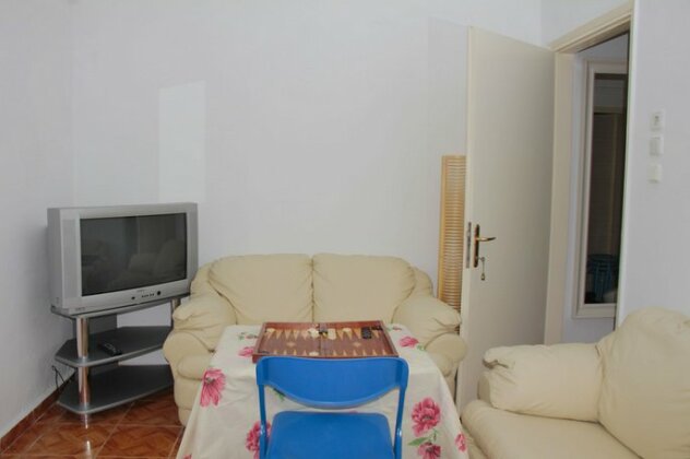 Cozy Apartment in Nea Fokaia - Photo3