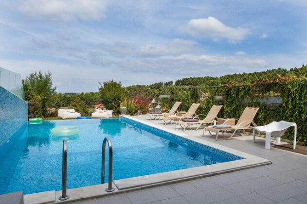 FLH - Salted Lime Pool Villa - Photo2