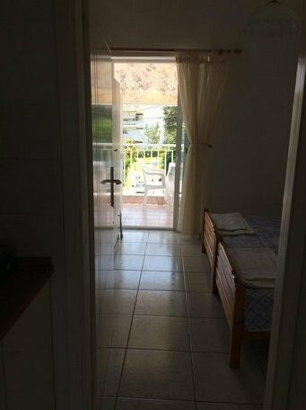 Fourka Holiday Home - Photo2