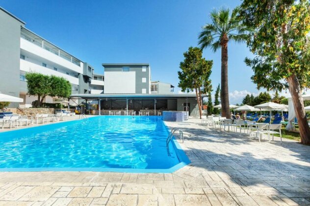 Hotel Kriopigi - Photo2
