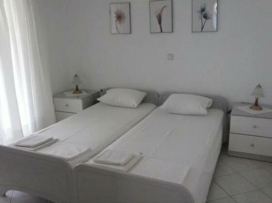 Ianos - Photo3