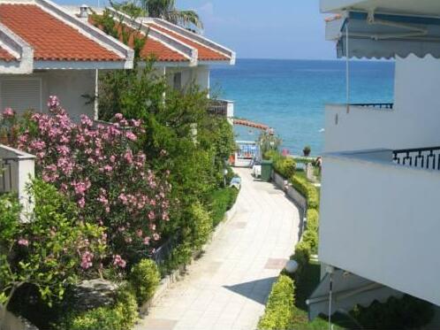Iris Apartments Fourka - Photo2
