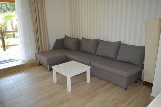 Leonidas Studio Apartments - Photo5