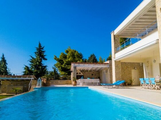 Luxurious Villa in Agia Paraskevi Chalkidiki - Photo3