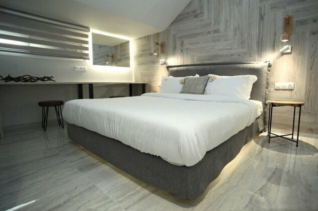 Minthi Boutique Apartments - Photo4