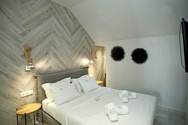 Minthi Boutique Apartments - Photo5