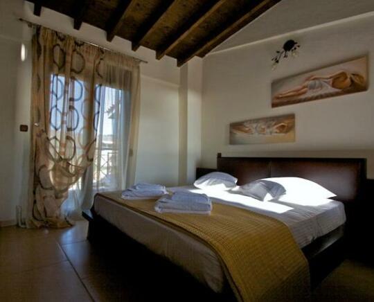 Nefeli Villas and Suites - Photo2