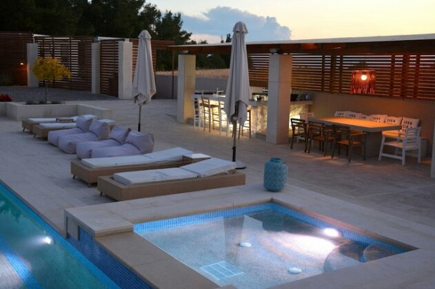 Niovi Boutique Apartments - Photo3