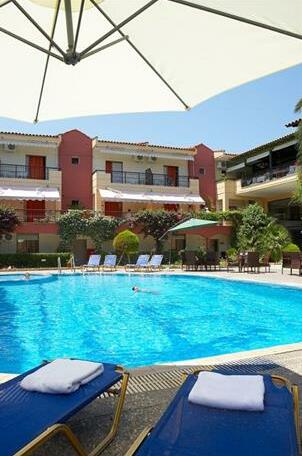Pelli Hotel - Photo2