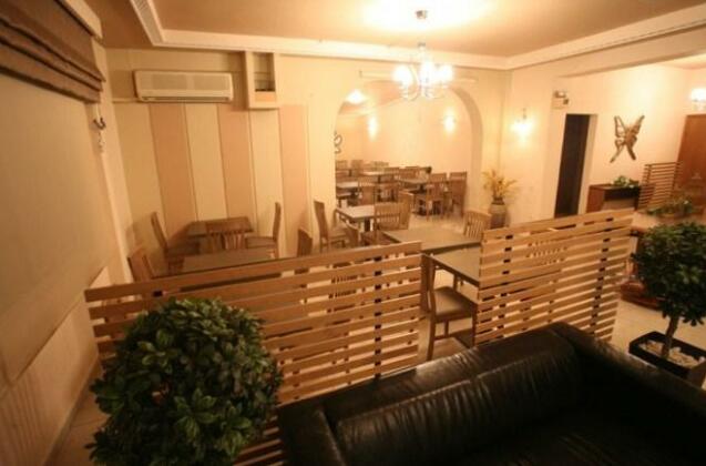 Sarantis Hotel - Photo2