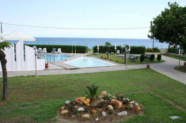 Skion Palace Beach Hotel - Photo3