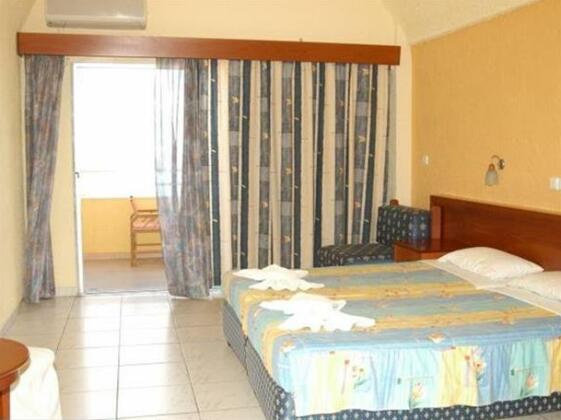 Sousouras Hotel - Photo4