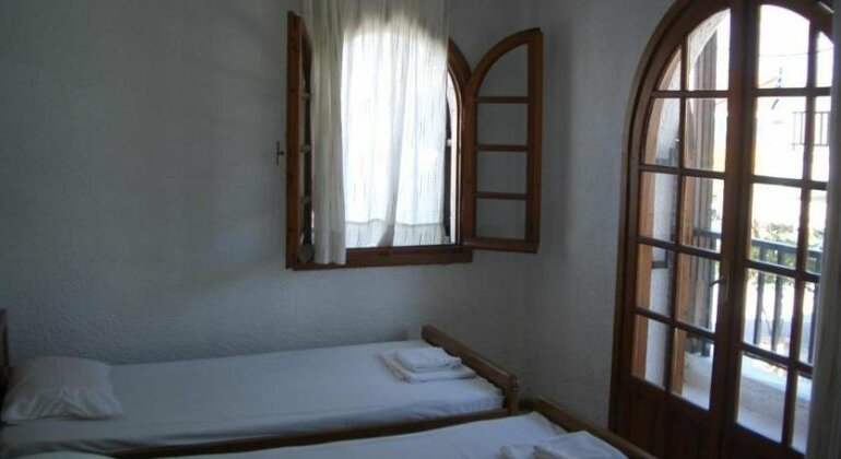 Tzogalis Apartments 1 - Photo2